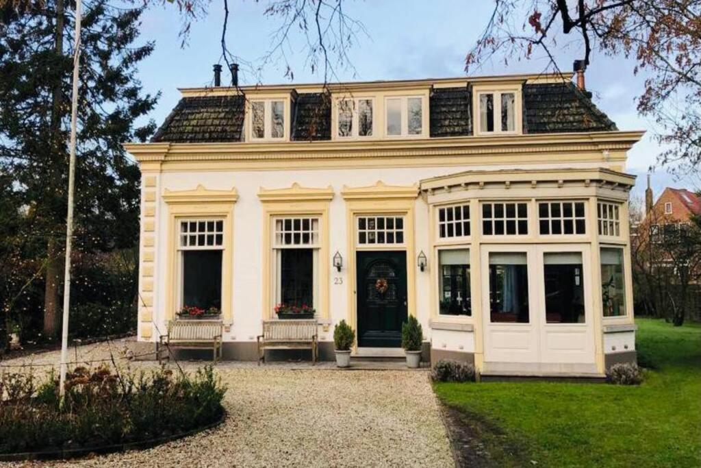 Tiny House In Tuin Van De Statige Villa Mariahof Dordrecht Exterior photo